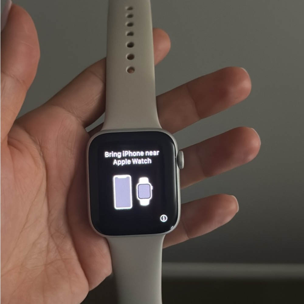 Apple Watch SE GPS 44 mm Silver Aluminum
